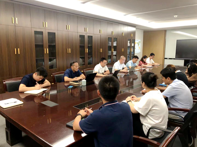 李文華出席集團(tuán)第二黨支部警示教育專(zhuān)題會(huì)議