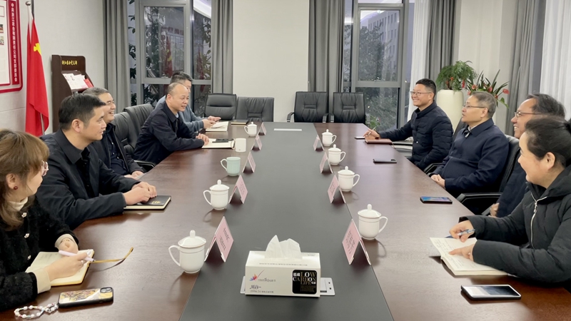 省農(nóng)業(yè)農(nóng)村廳黨組成員、省畜牧農(nóng)機(jī)發(fā)展中心主任駱健民到浙江農(nóng)合調(diào)研